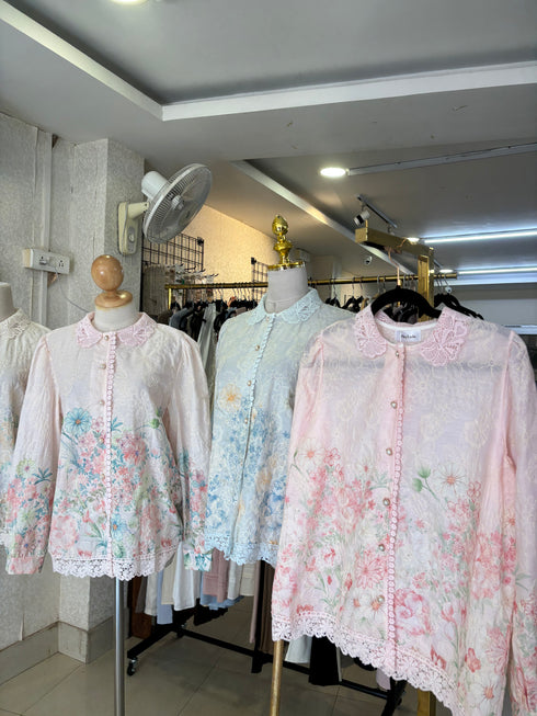 Flower Embroidery Lace Collar Shirts